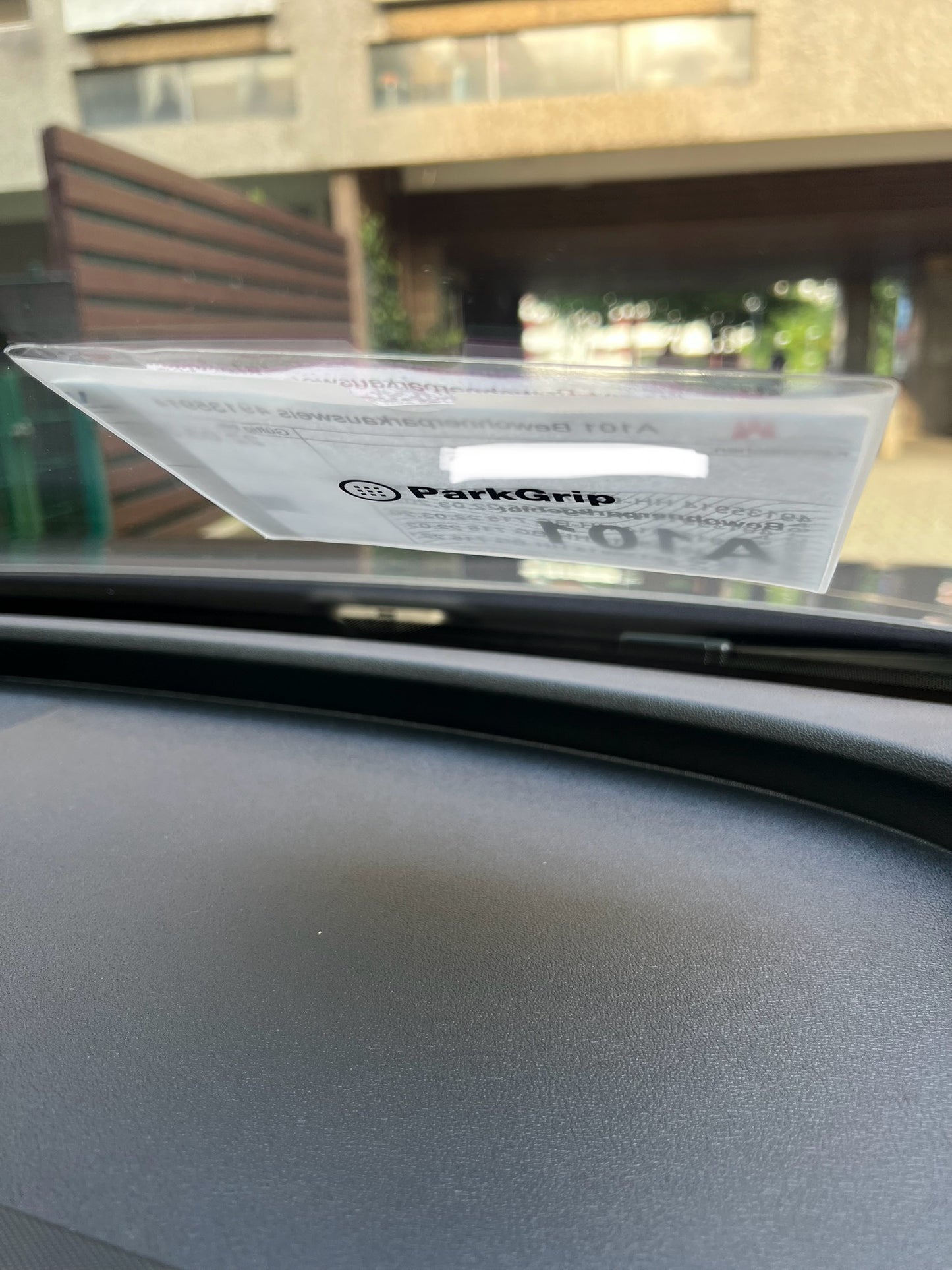 ParkGrip Halter für Bewohnerparkausweis DIN A6, selbsthaftend und wiederverwendbar, ohne Klebereste