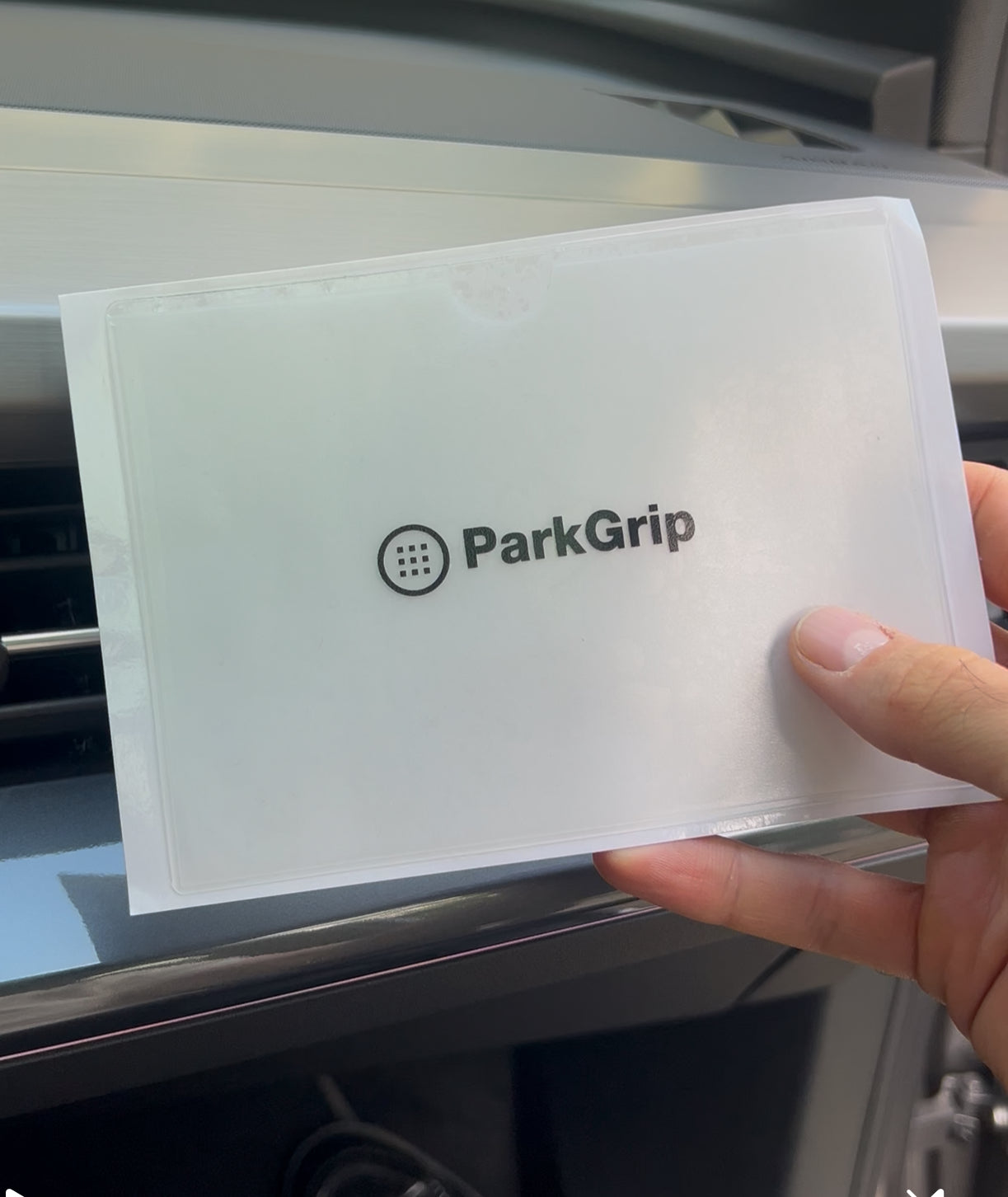 ParkGrip Halter für Bewohnerparkausweis DIN A6, selbsthaftend und wiederverwendbar, ohne Klebereste