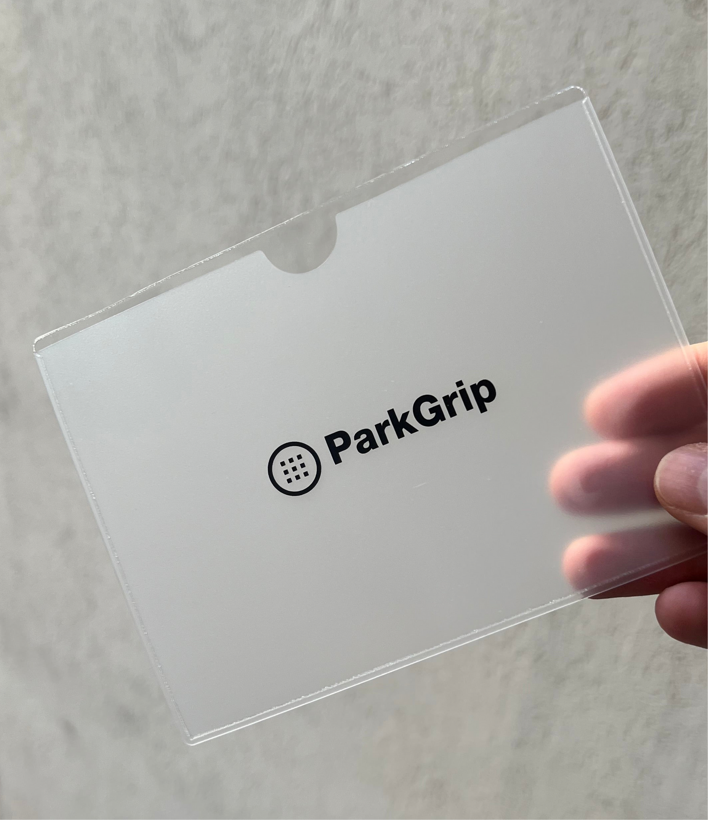 ParkGrip – Bewohnerparkausweis Halterung fürs Auto (selbsthaftend, ohne Klebe)